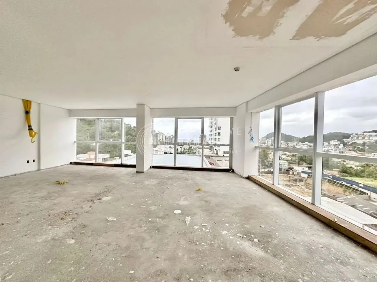 Sala Comercial Unificada para Venda no Riviera Concept 166,25m² - Praia Brava, Itajaí