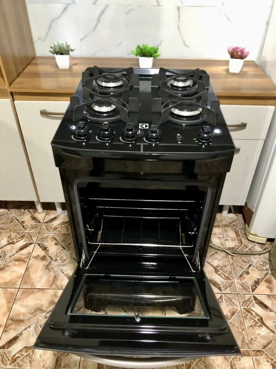 VENDO FOGÃO MODELO ELECTROLUX MESA DE VIDRO 04 BOCAS  - Foto 4