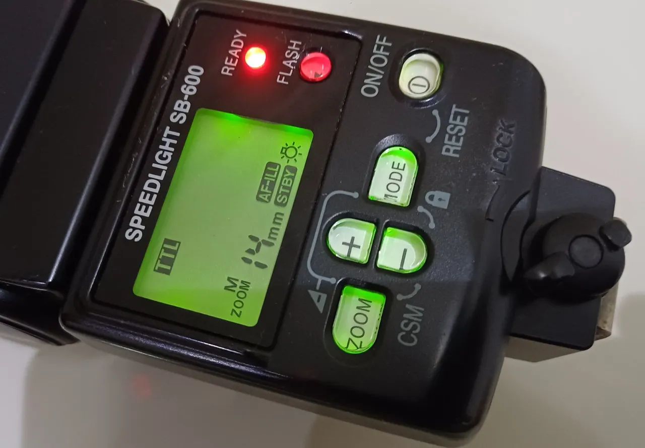 Flash Nikon SB-600 – Speedlight TTL Pour Appareils Nikon – Occasion – Fonctionnel