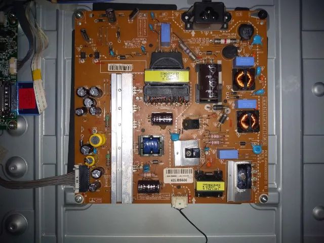Placa Fonte TV LG 42lb5500 original semi novo.