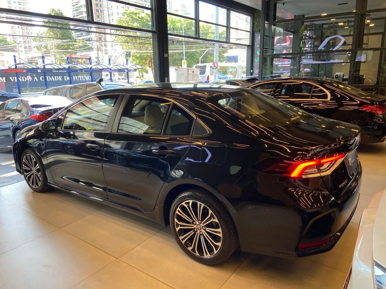 Toyota Corolla 1.8 Vvt-I Hybrid Flex Altis Premium Cvt - Foto 3