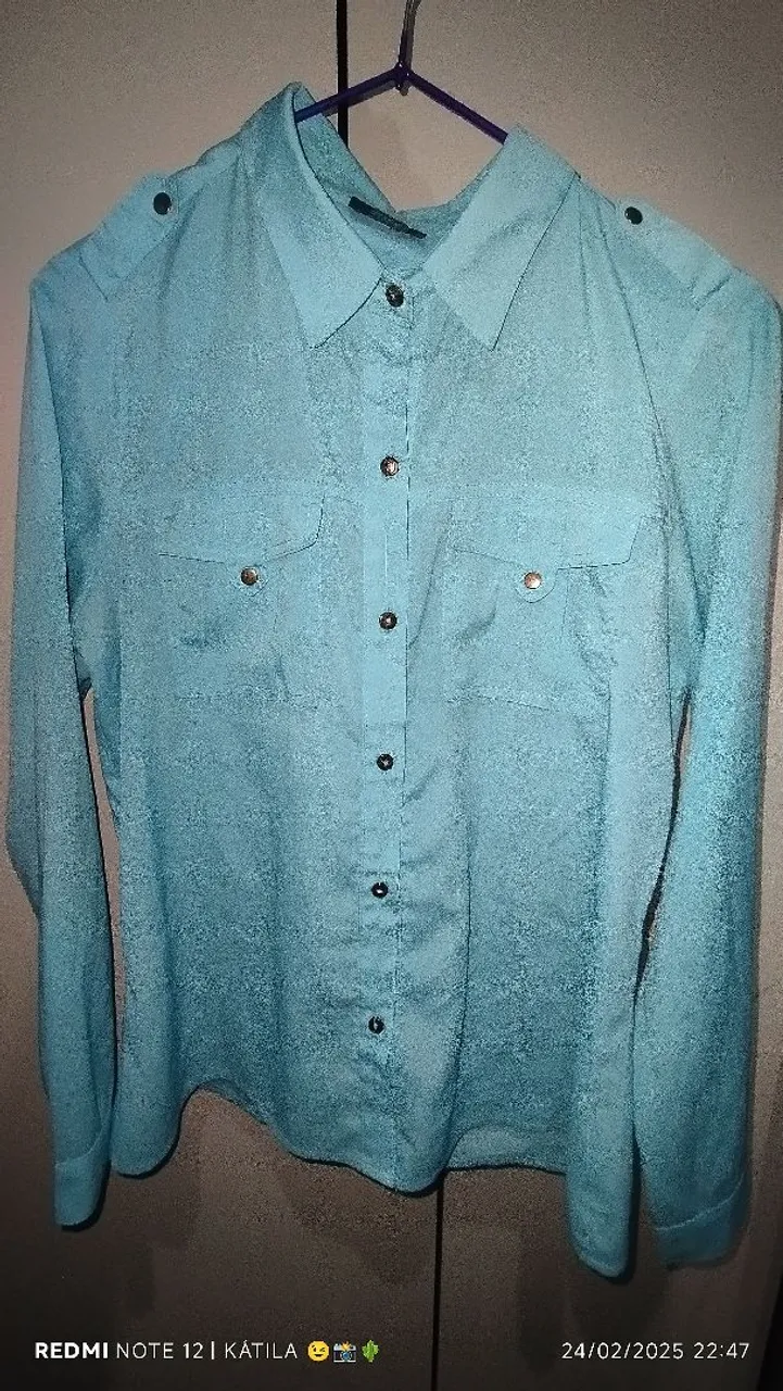 Camisa social feminina azul claro