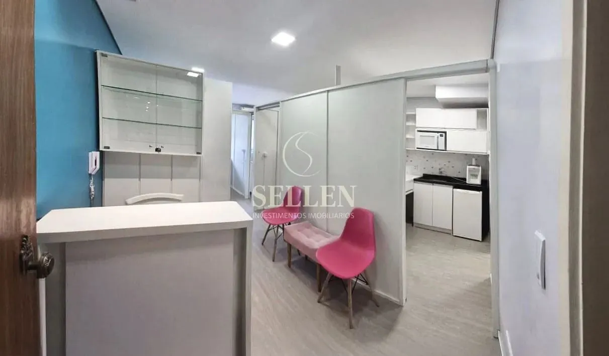 Sala Comercial à Venda, Mobiliada, no Edifício SA Monte, Porto Alegre