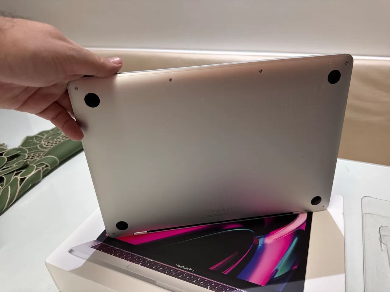 MacBook Pro 13? M2 - 2022 - 8GB RAM - 512GB SSD - IMPECÁVEL! Com