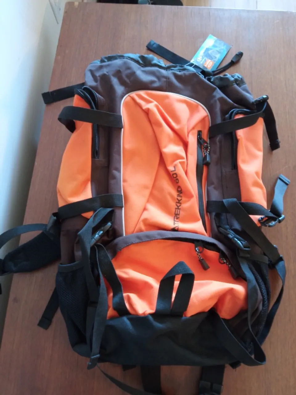 Mochila Traking 60 litros laranja