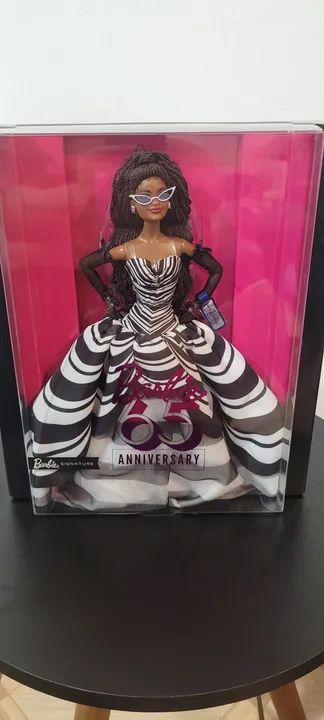 Barbie Brooklyn signature collector mattel comemoração dos 65 anos - Foto 4