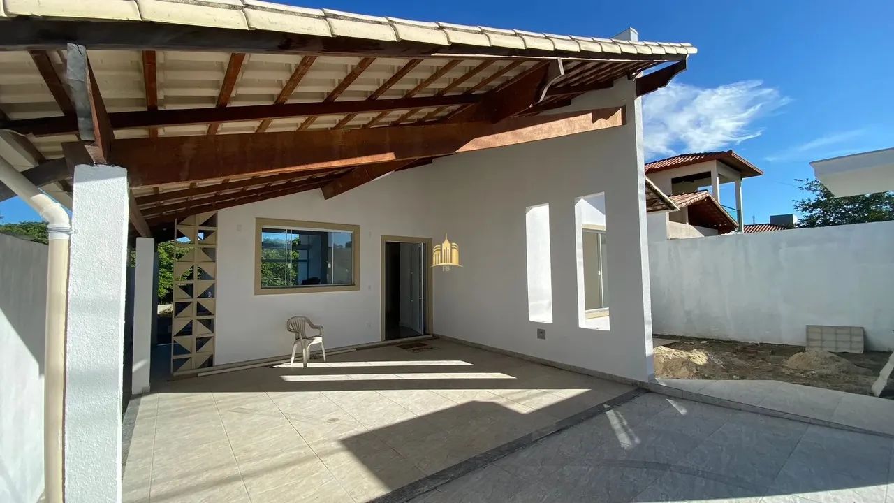 Casa à venda em Esmeraldas-MG: moderna e espaçosa, 3 quartos, 1 suíte, 2 vagas de garagem!