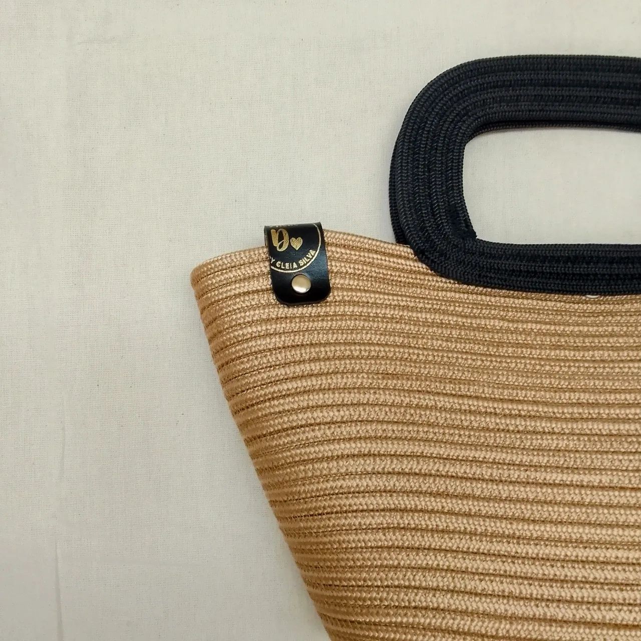 Bolsa de Palha Elegante com Alça Preta - Foto 4