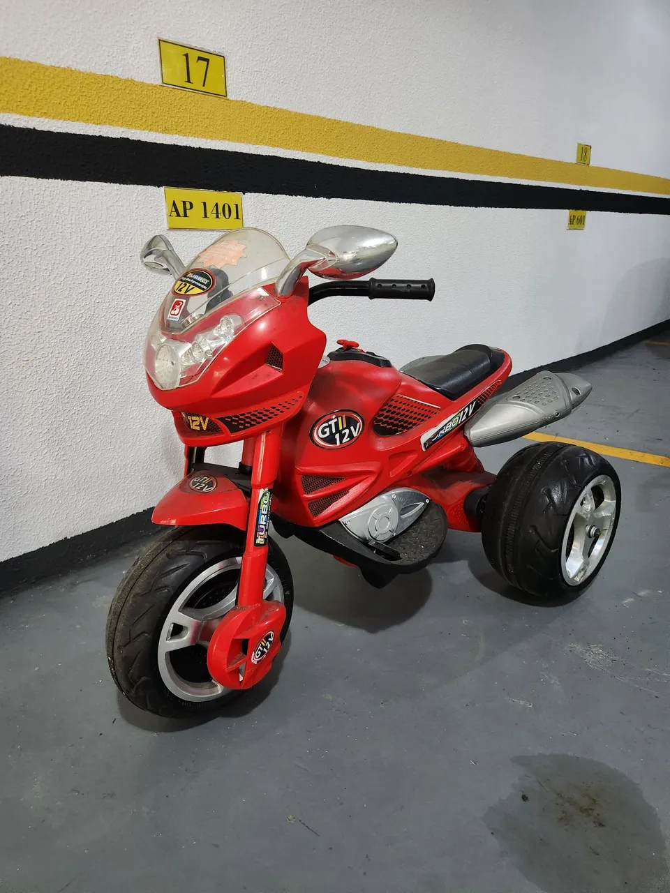 Moto Elétrica Infantil Vermelha GTI 12V, 2 marchas + bateria
