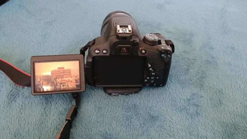 Câmera Canon T5i + Lente 18-135 com Bag de Luxo - Foto 6