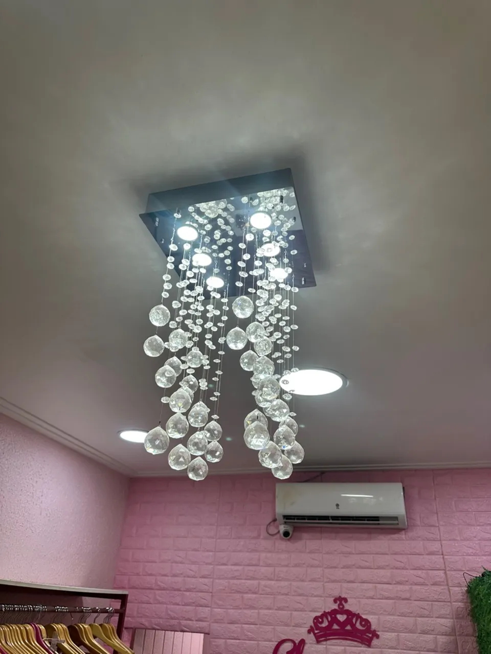 Luminária Decorativa com Cristais - Elegância para seu Espaço!