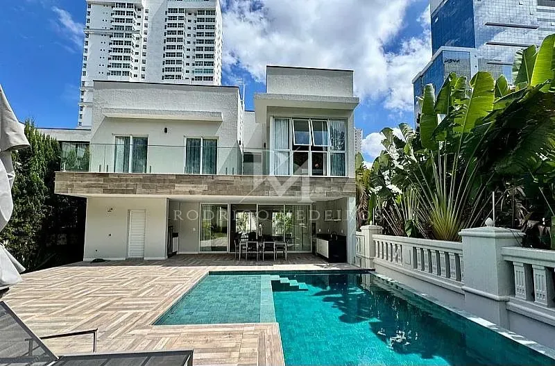 Casa 4 Suítes, Mobiliada - Itajaí-SC