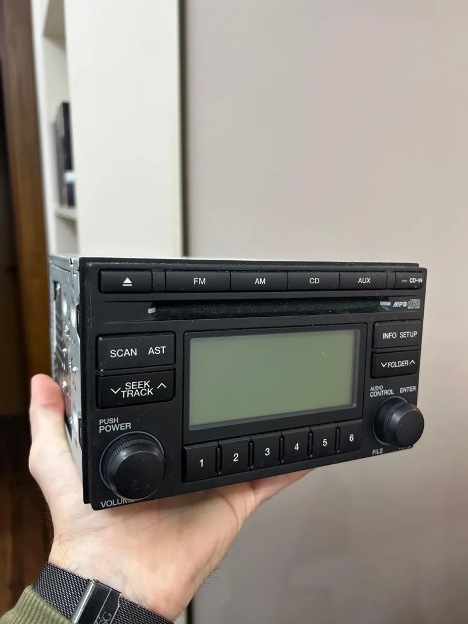 Som Automotivo Original com CD/MP3/AUX Tucson R$ 500,00