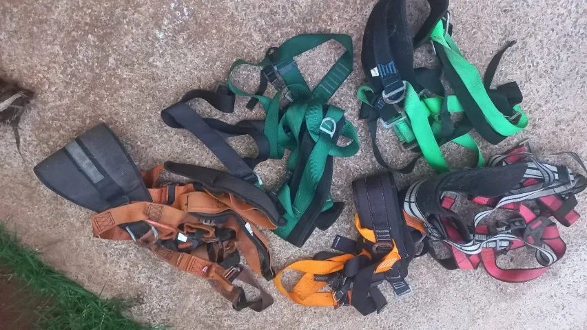 Kit Antiqueda Profissional - Cinto de Segurança, Talabarte e Trava-Quedas