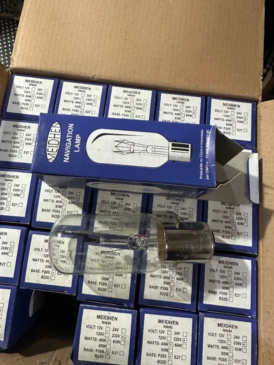 Lâmpada navegação 60W P28S 220v - Foto 2