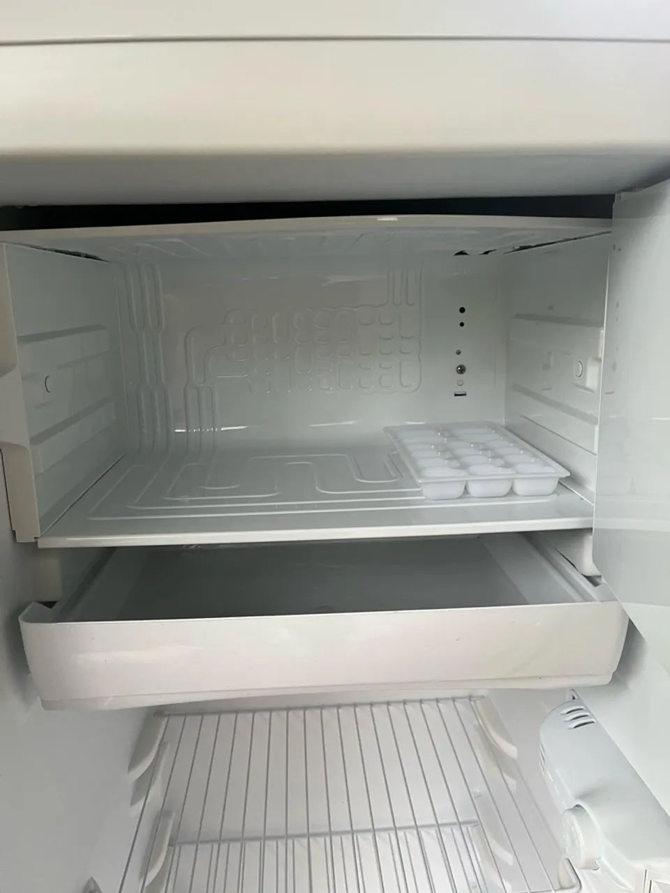 Geladeira Esmaltec 110 Litros - Foto 3