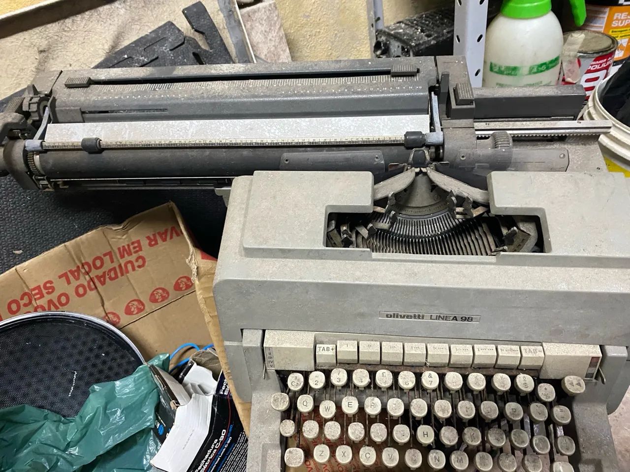 Máquina de escrever Olivetti Linea 98 - Foto 4