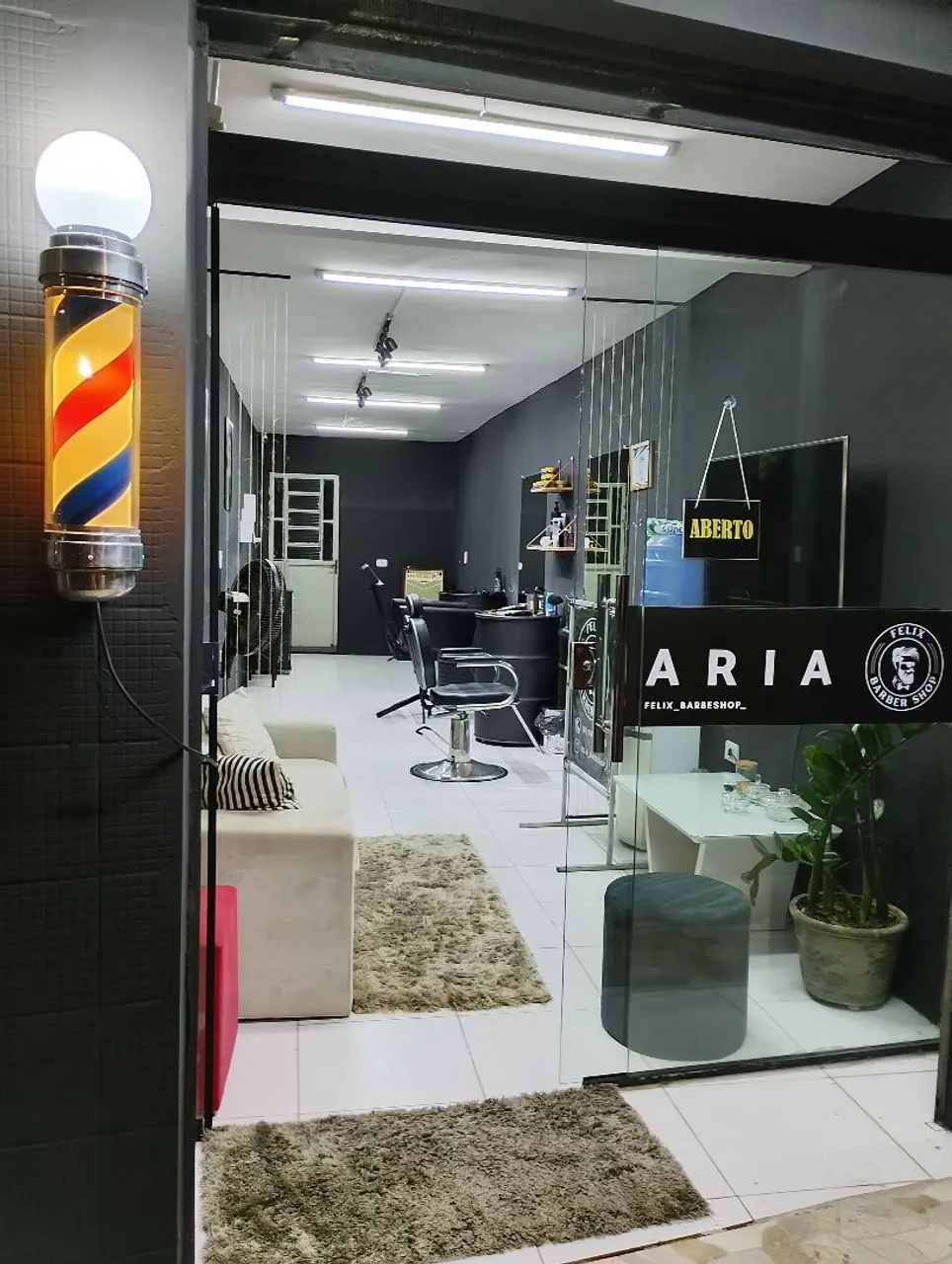 Barbearia completa a venda