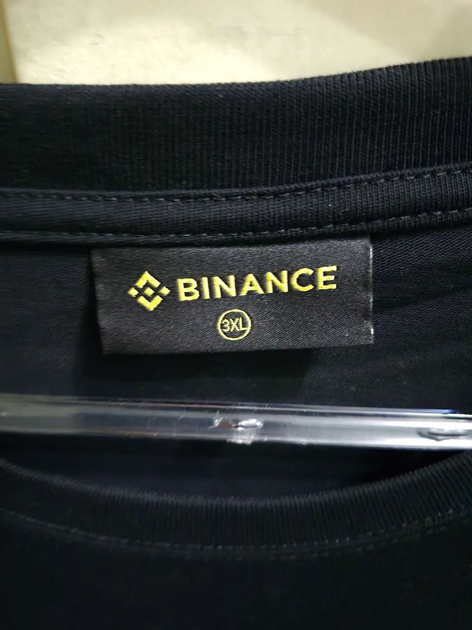 Camiseta Binance Oficial nunca usada - Foto 2