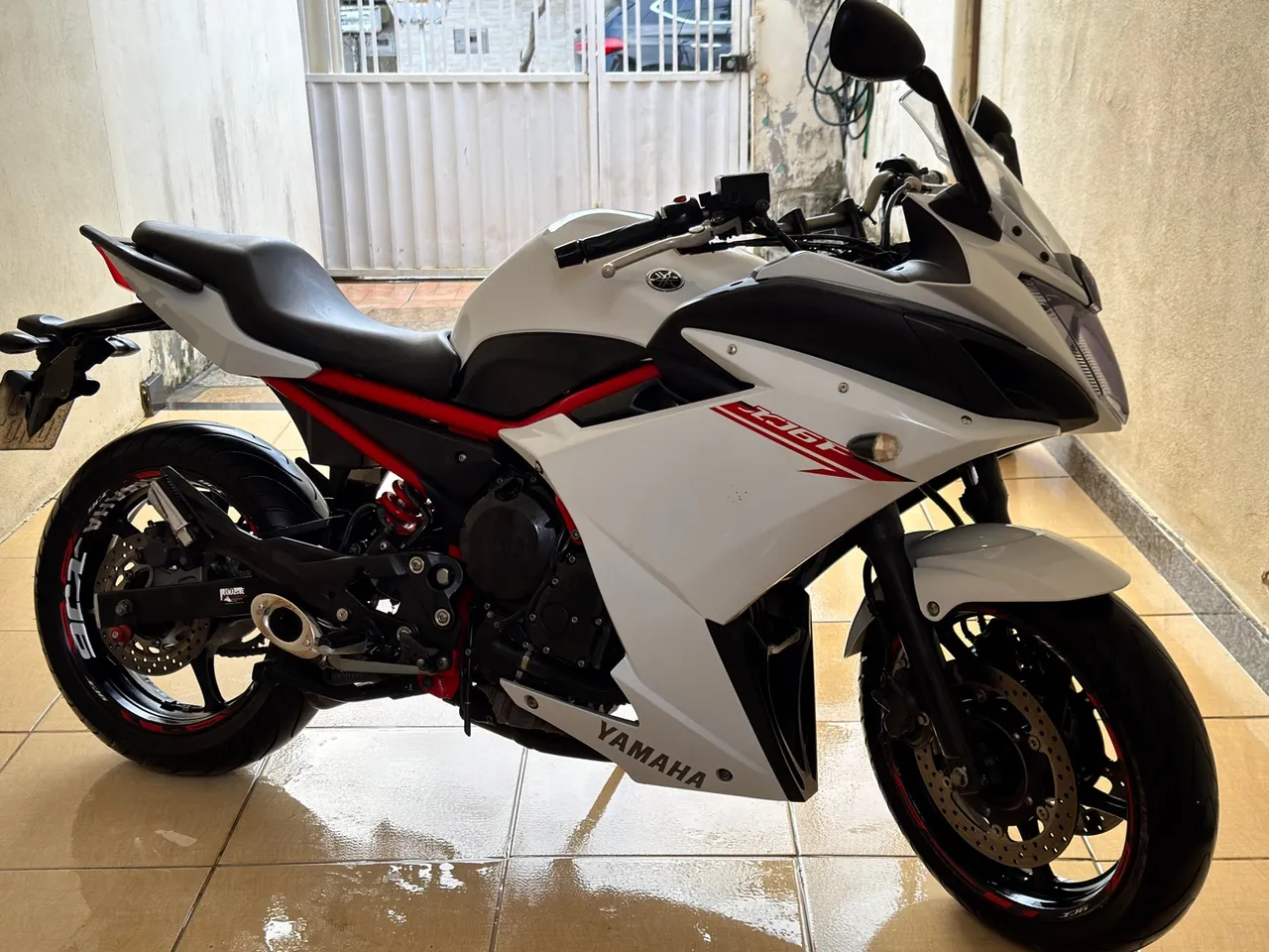 Yamaha XJ6F 600cc. A mais nova do E.S