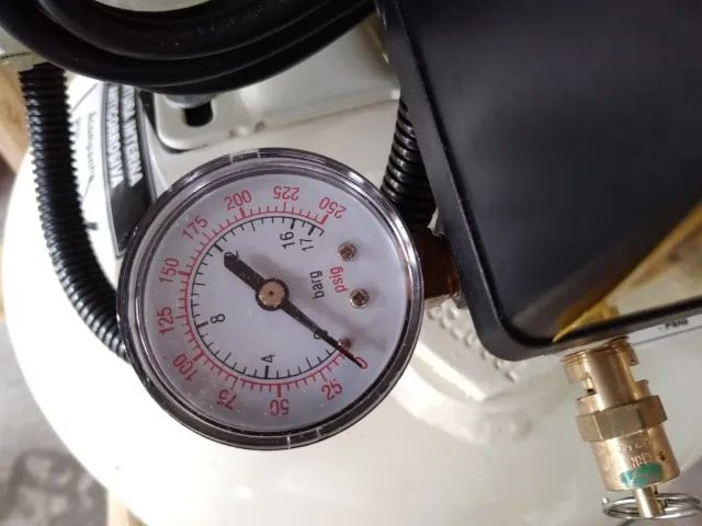 Compressor Isento de Óleo Odontologico Schulz - MSV 12/100 novo e com garantia - Foto 3