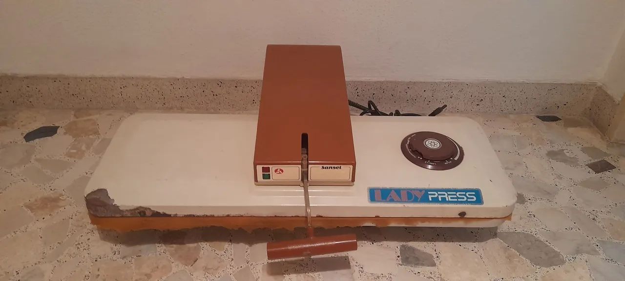 Prensa de passar roupa Sansei P 800 Lady Press