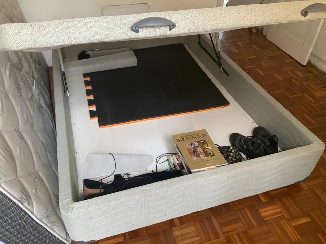 Cama Baú Box Casal Euro Colchões Linho Gênova Matelassê e Colchão  - Foto 2