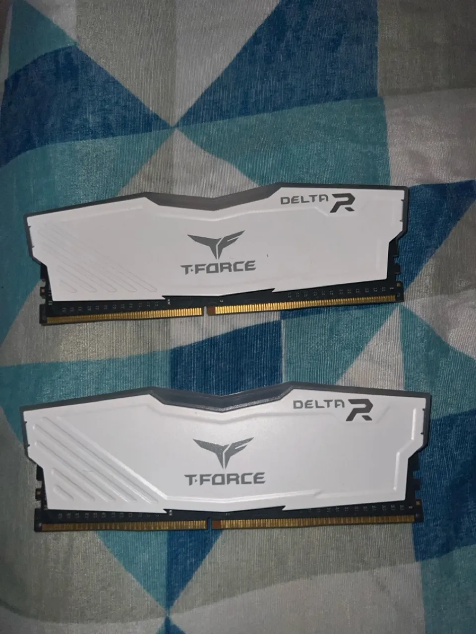 Memória RAM T-Force Delta R RGB 16GB (2x8) DDR4 3000MHz