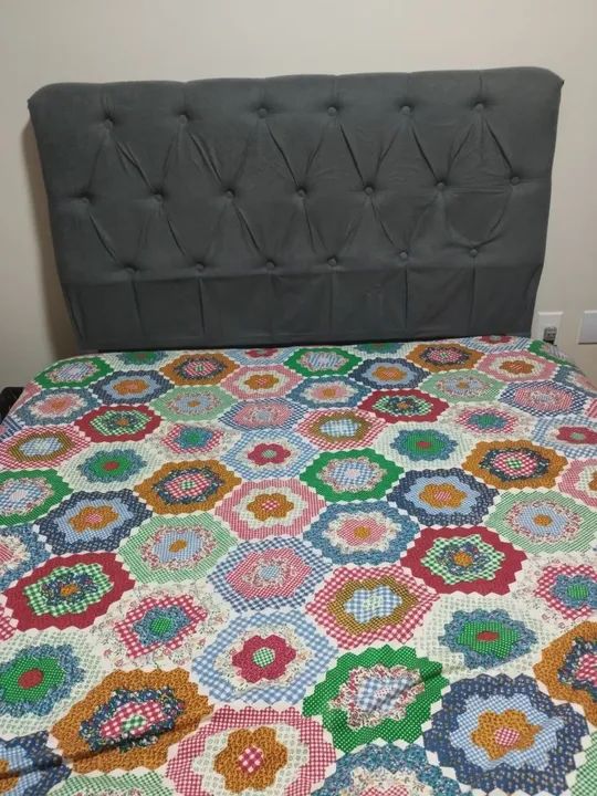 Cabeceira estofada cinza cama casal - Foto 3