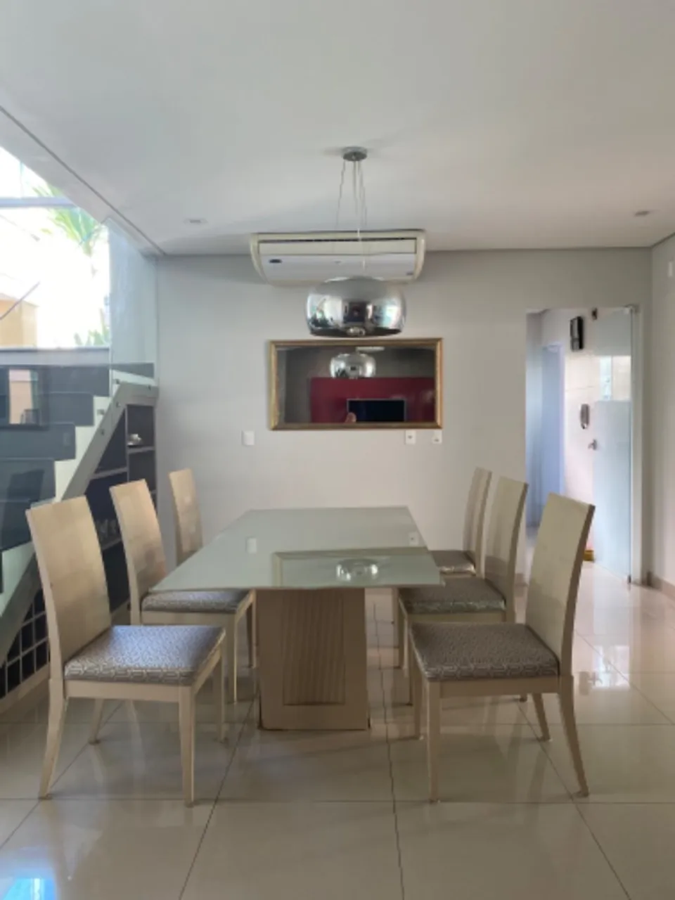 Mesa de jantar com 6 cadeiras
