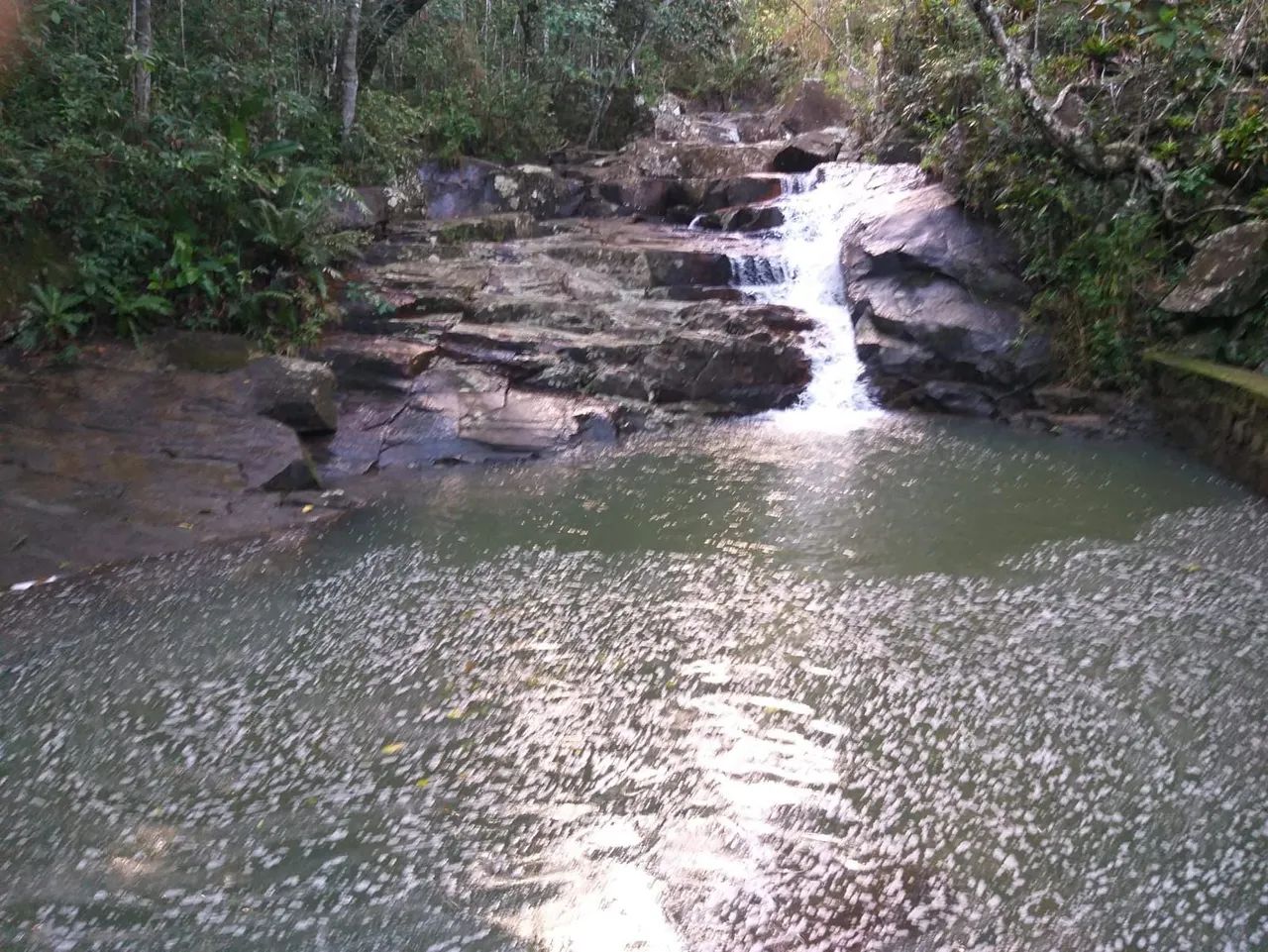 Lindo sítio ( 50m asfalto)com  cachoeiras em Vargem Grande 