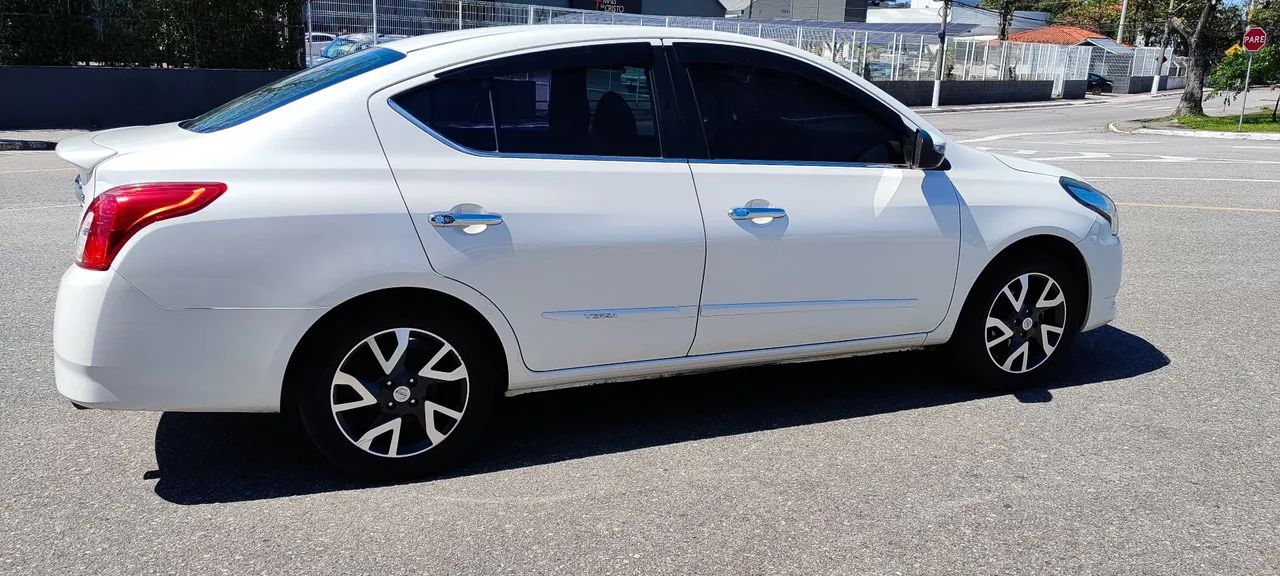 Nissan Versa Unique 1.6 16V Flexstart 4P Aut. 2017 - Foto 3