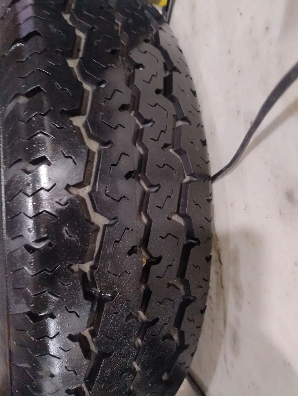 Estepe de Kia bongo  Aro 14  - Foto 2