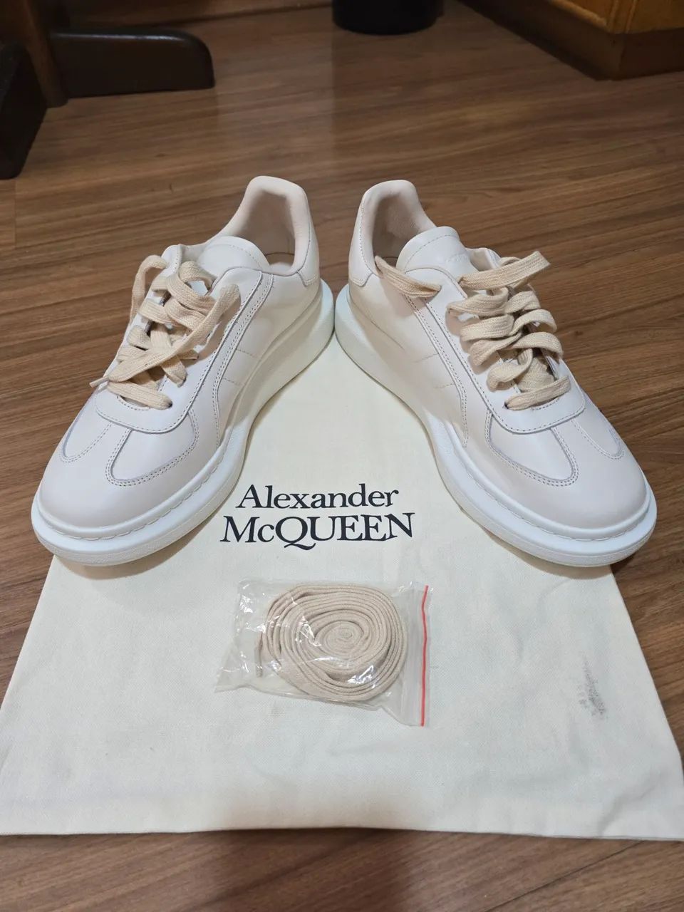 Tênis Importado Alexander Mcqueen 42 Fornecedor Internacional