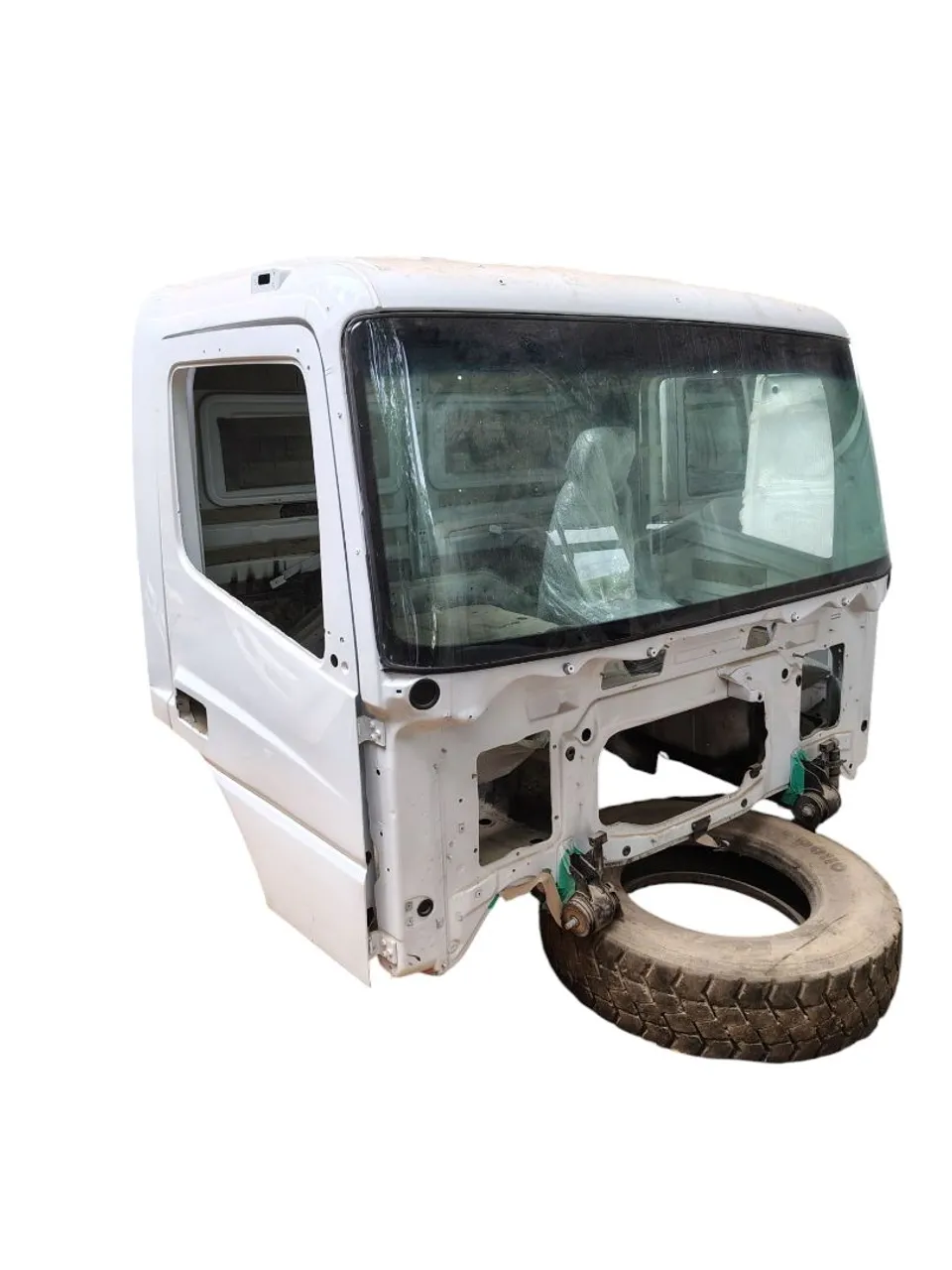 Cabine Atego. Sem detalhes!