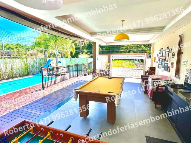Casa com piscinas e 3/4 locação temporada Bombinhas