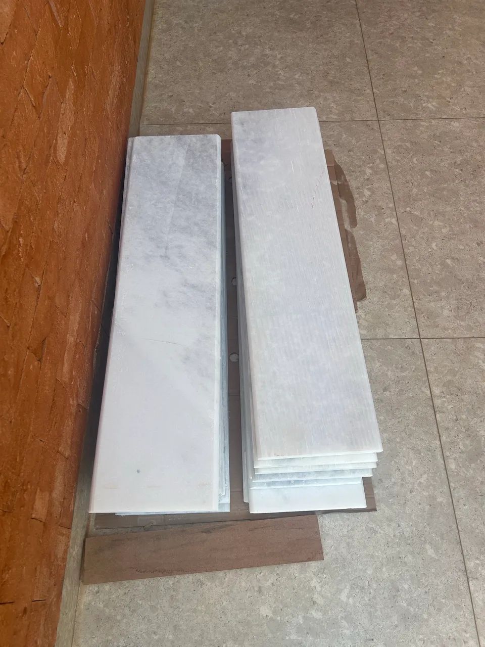 Borda de piscina em mármore 