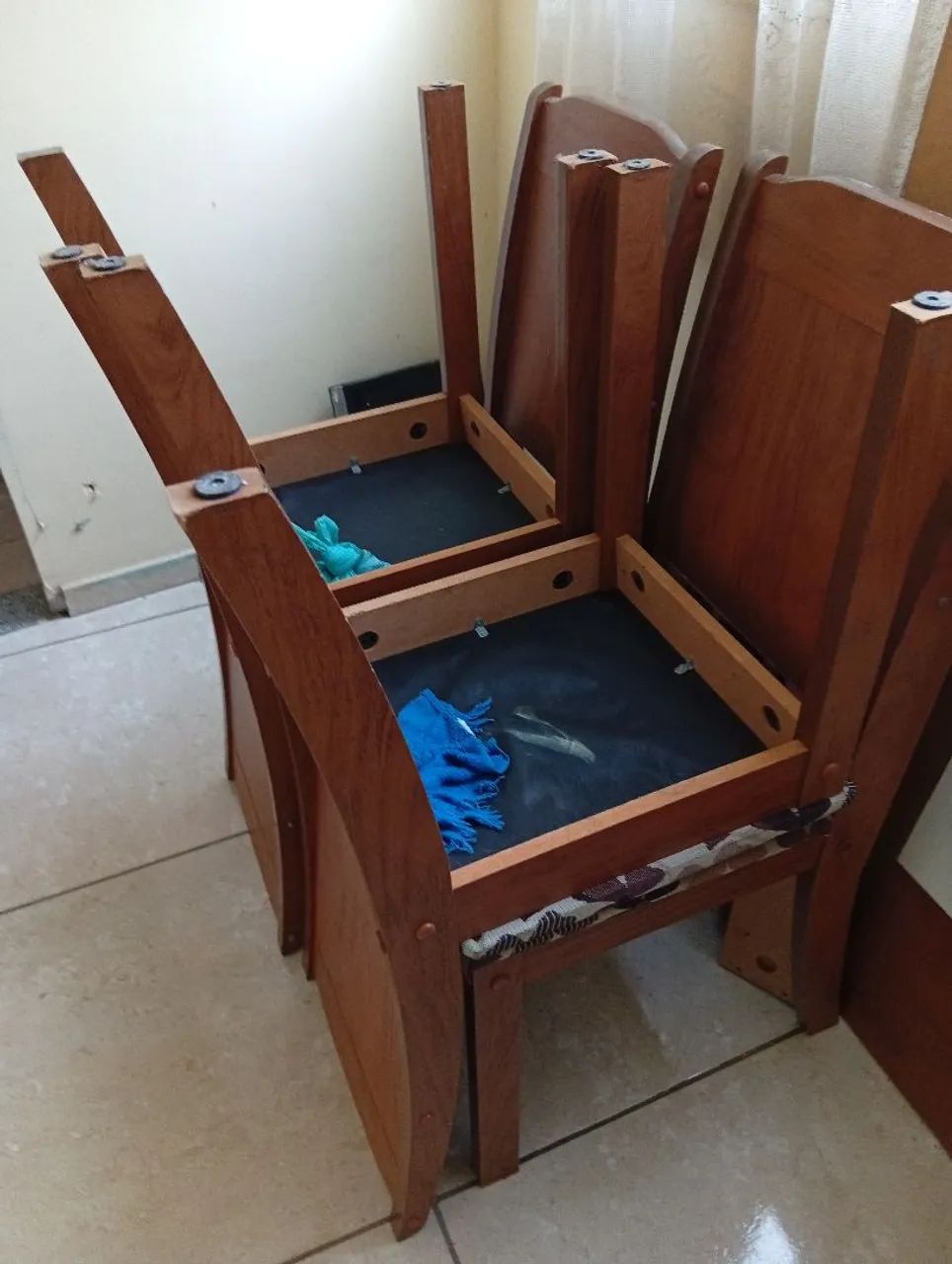 Vendo mesa 05 lugares 
