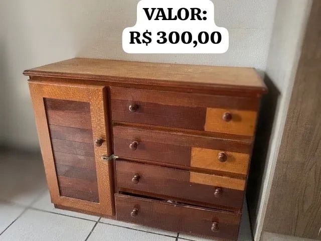 Cômoda em madeira de lei