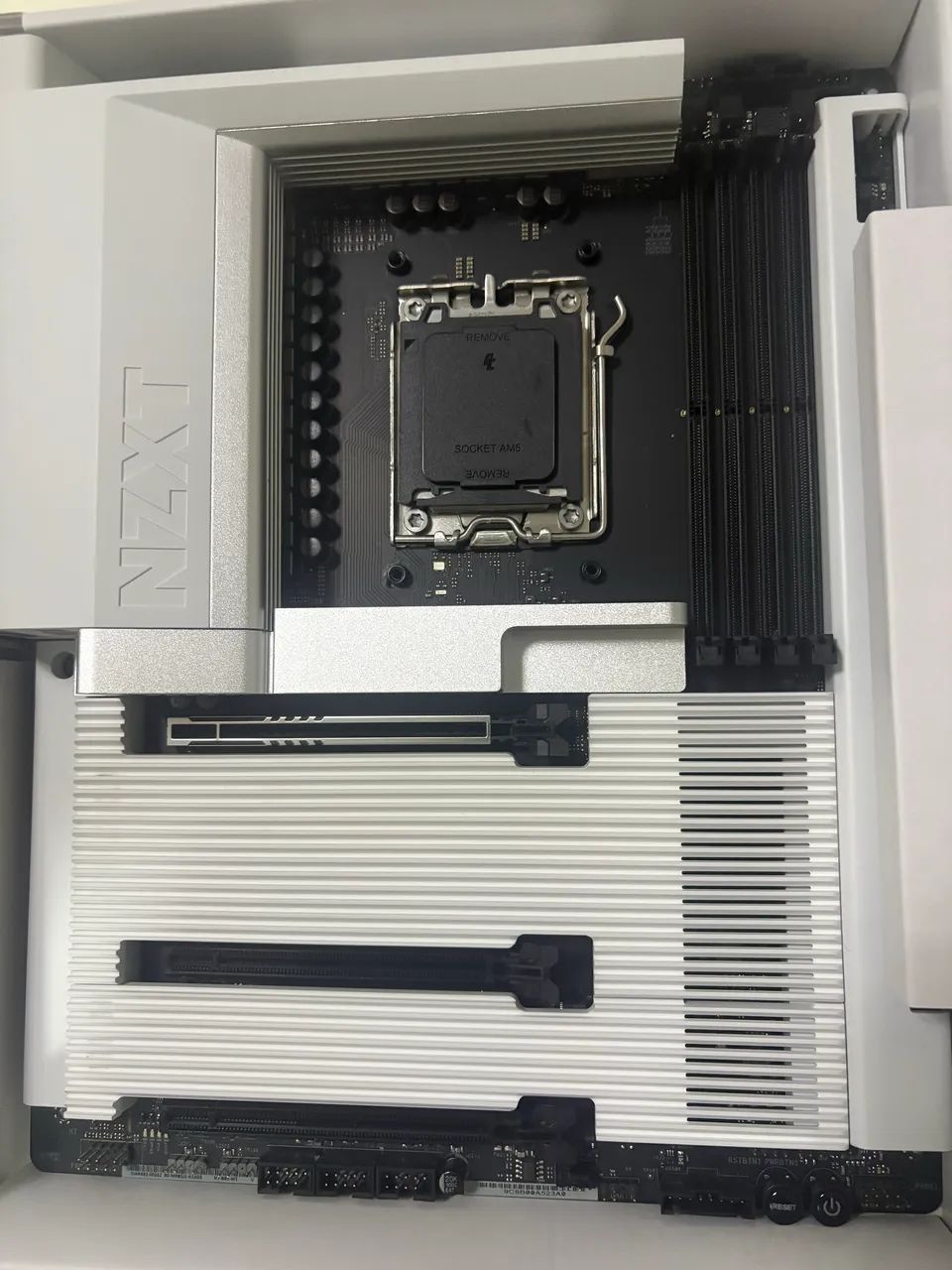 B850 NZXT WHITE completa com caixa e antena  - Foto 5