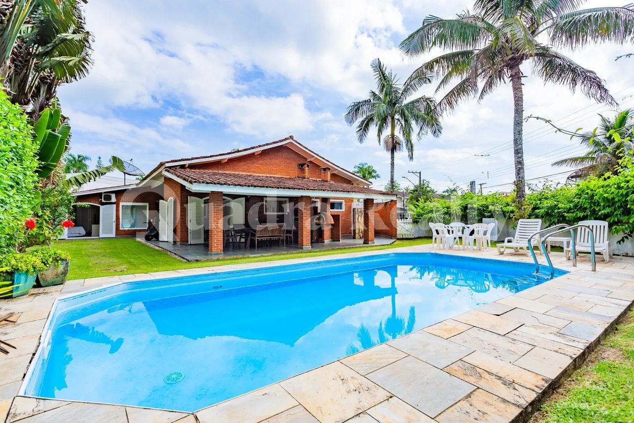 Casa com estilo rústico próxima à praia - Foto 2