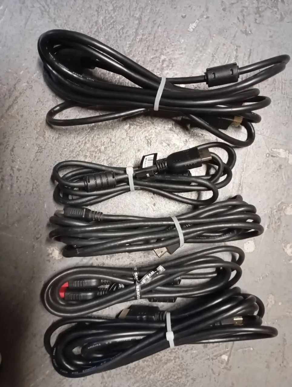 Kit com 5 Cabos HDMI - Ótimo Estado!