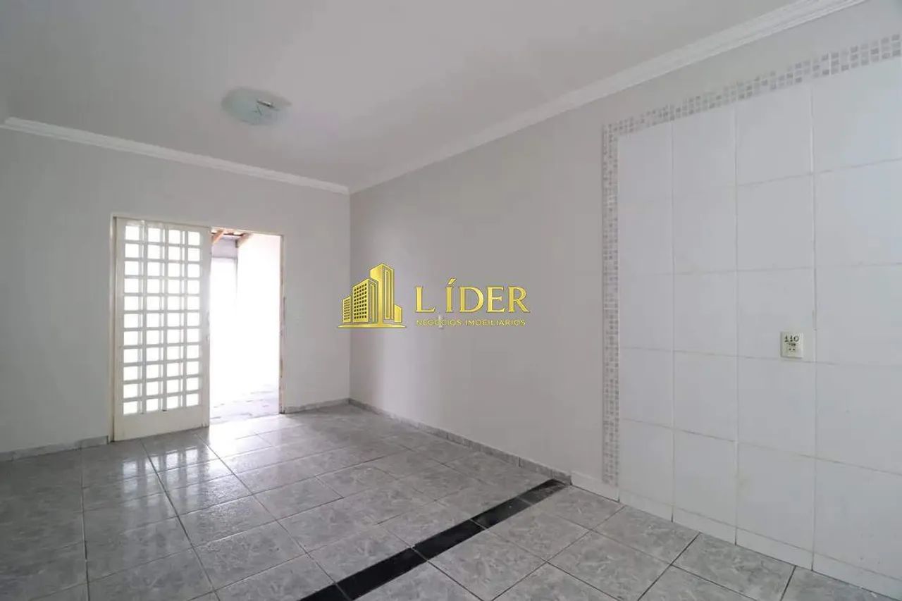 CASA BEM ESPAÇOSA NO JARDIM EUROPA - Foto 2