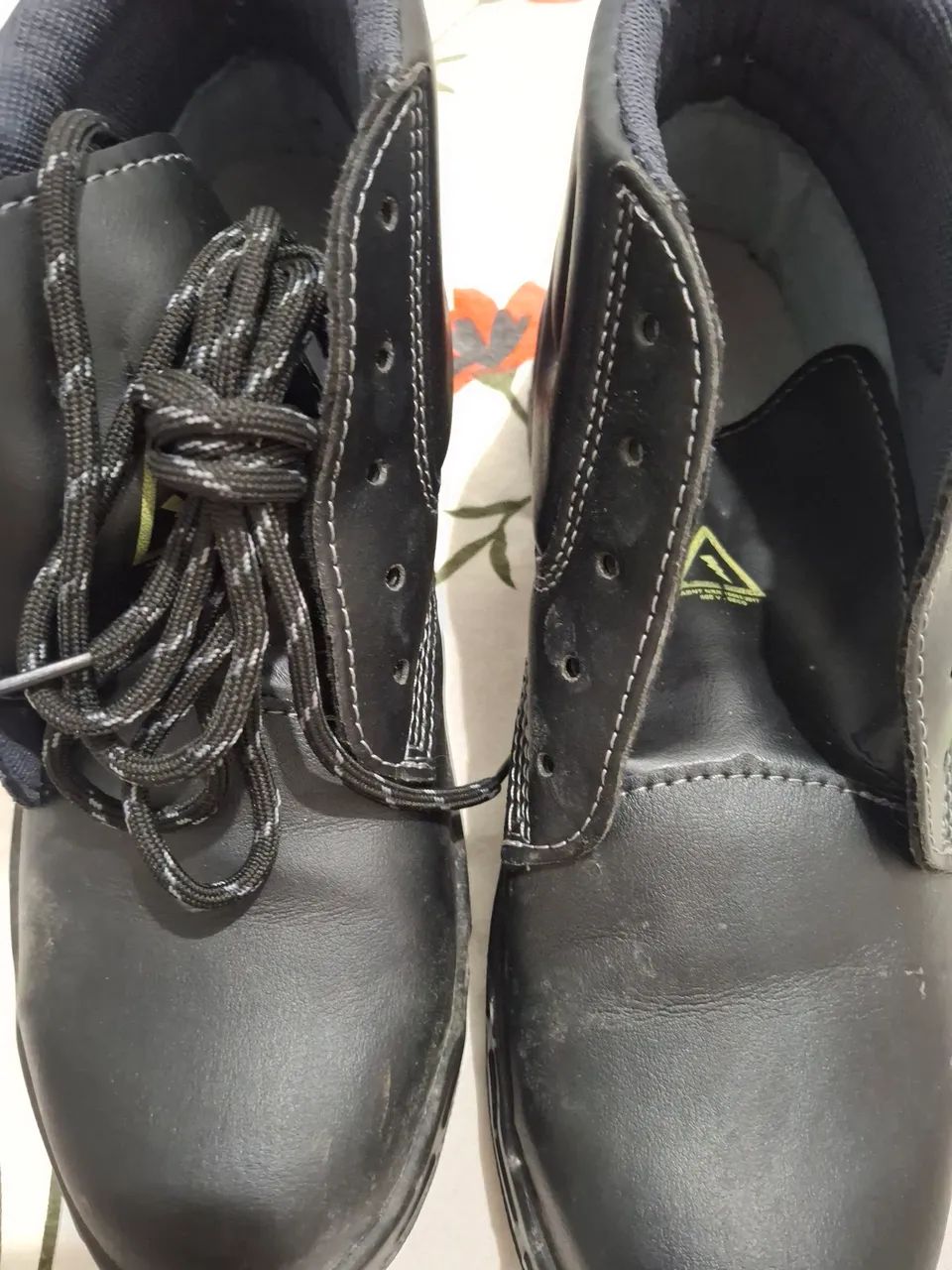 Bota de segurança para eletricista - Foto 2