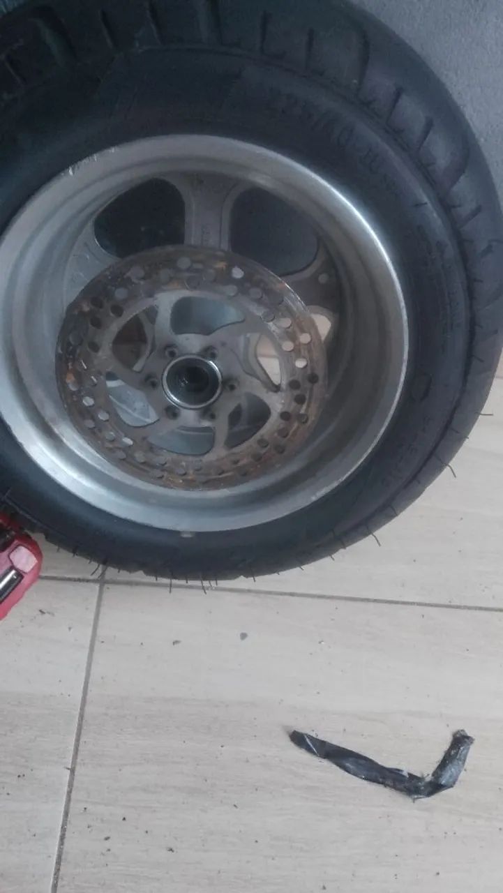  Roda dianteira de scooter  - Foto 2