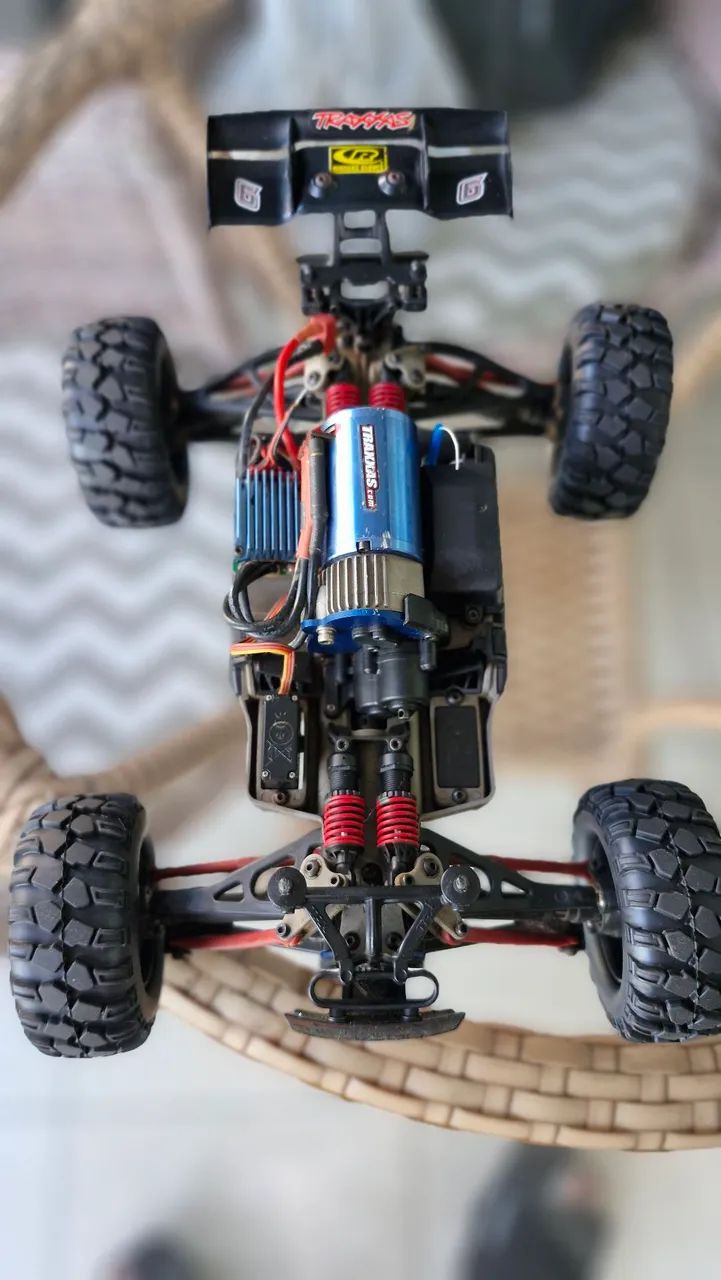 Traxxas E-Revo 1/16 (revinho) - Foto 5