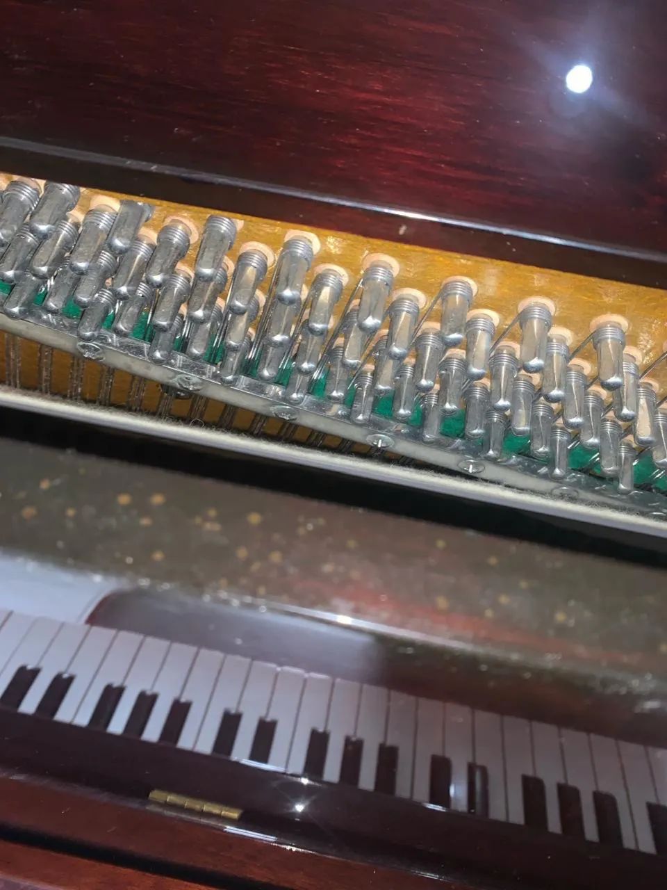 vendo piano vertical da marca Suzuki - Foto 3
