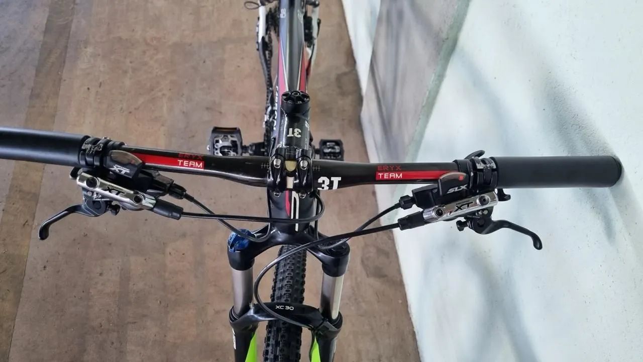 Bike Carbono - Aro 29" - Toda XT - Foto 2