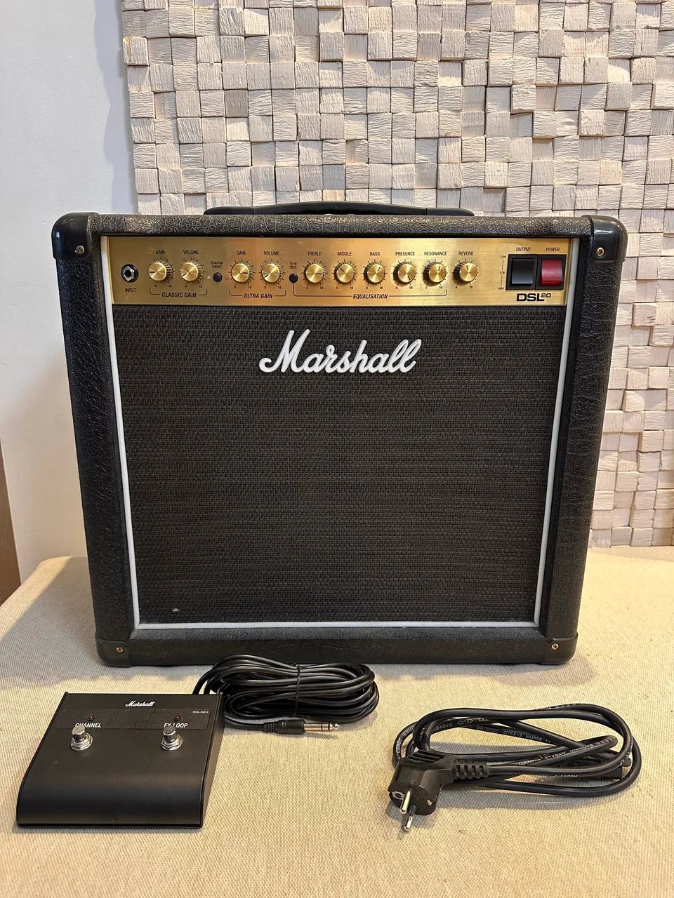 Amplificador Marshall DSL20CR Valvulado 20w - Foto 4