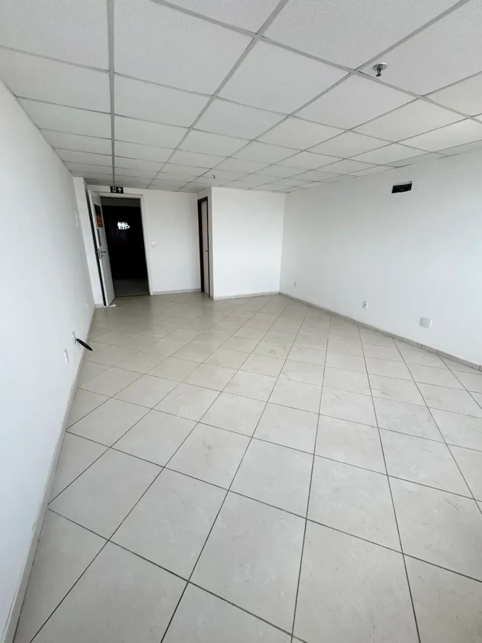 Alugo Sala Comercial Edifício Trade Center - Foto 5